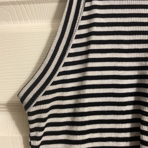 Black/White Truly Madly Deeply Los Angeles Striped Cropped Tank Top Size M - Picture 4 of 5